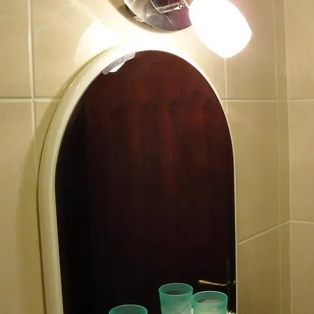 アパート Apartman Kostanjica ポドゴリツァ